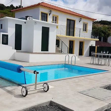 Cozy With Sea Views Estreito Da Calheta