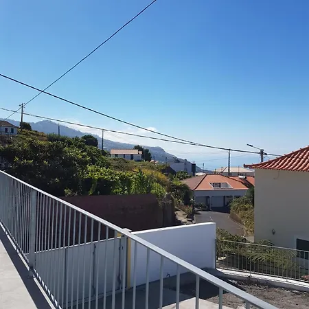 Cozy With Sea Views
