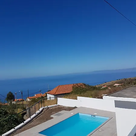 Cozy With Sea Views